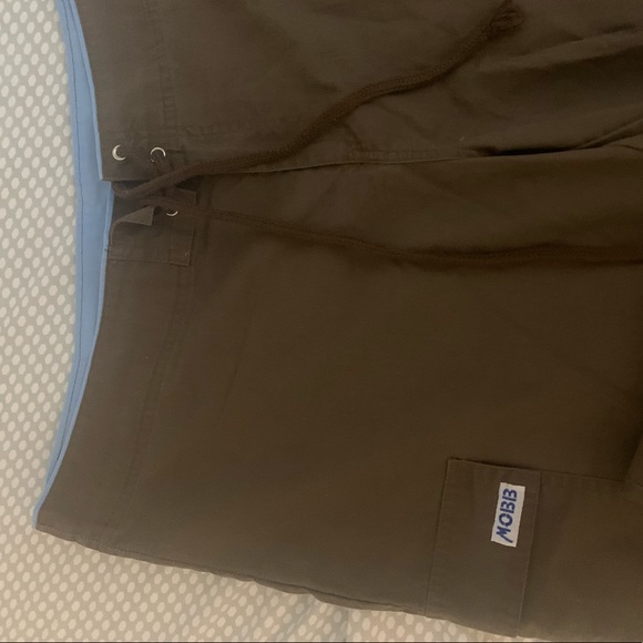 MOBB Brown Scrubs Set for healthcare workers - Picture 7 of 7